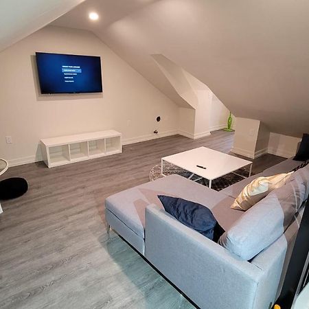 Lovely 2 Level Suite ฮามิลตัน ภายนอก รูปภาพ